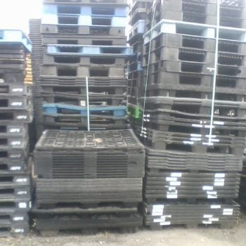 used plastic pallets